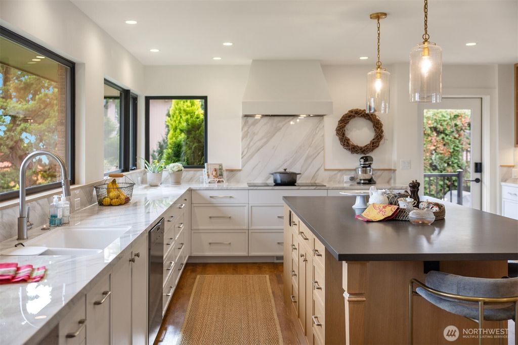 Photo of 7315 51st Avenue NE, Seattle, WA 98115 (MLS # 2449389)