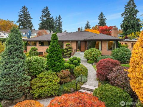 Photo of 7315 51st Avenue NE, Seattle, WA 98115 (MLS # 2449389)