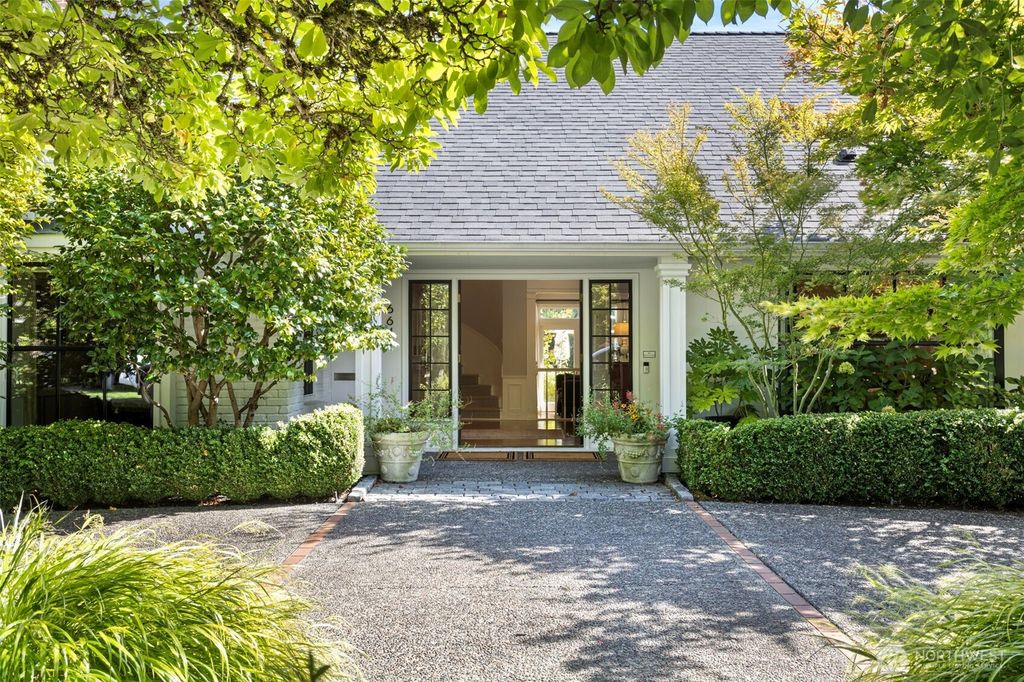 Photo of 6641 NE Windermere Road, Seattle, WA 98115 (MLS # 2433902)