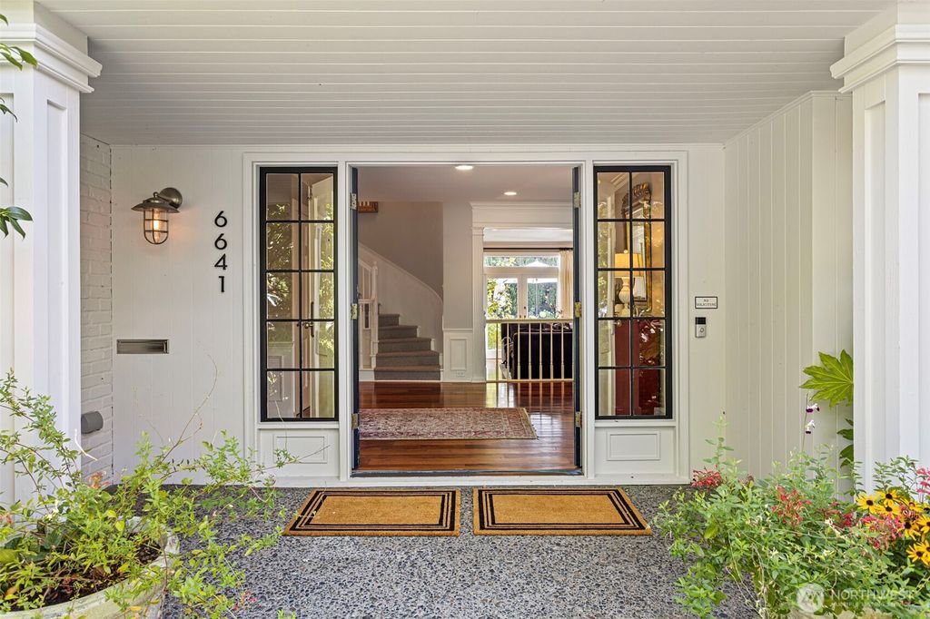 Photo of 6641 NE Windermere Road, Seattle, WA 98115 (MLS # 2433902)