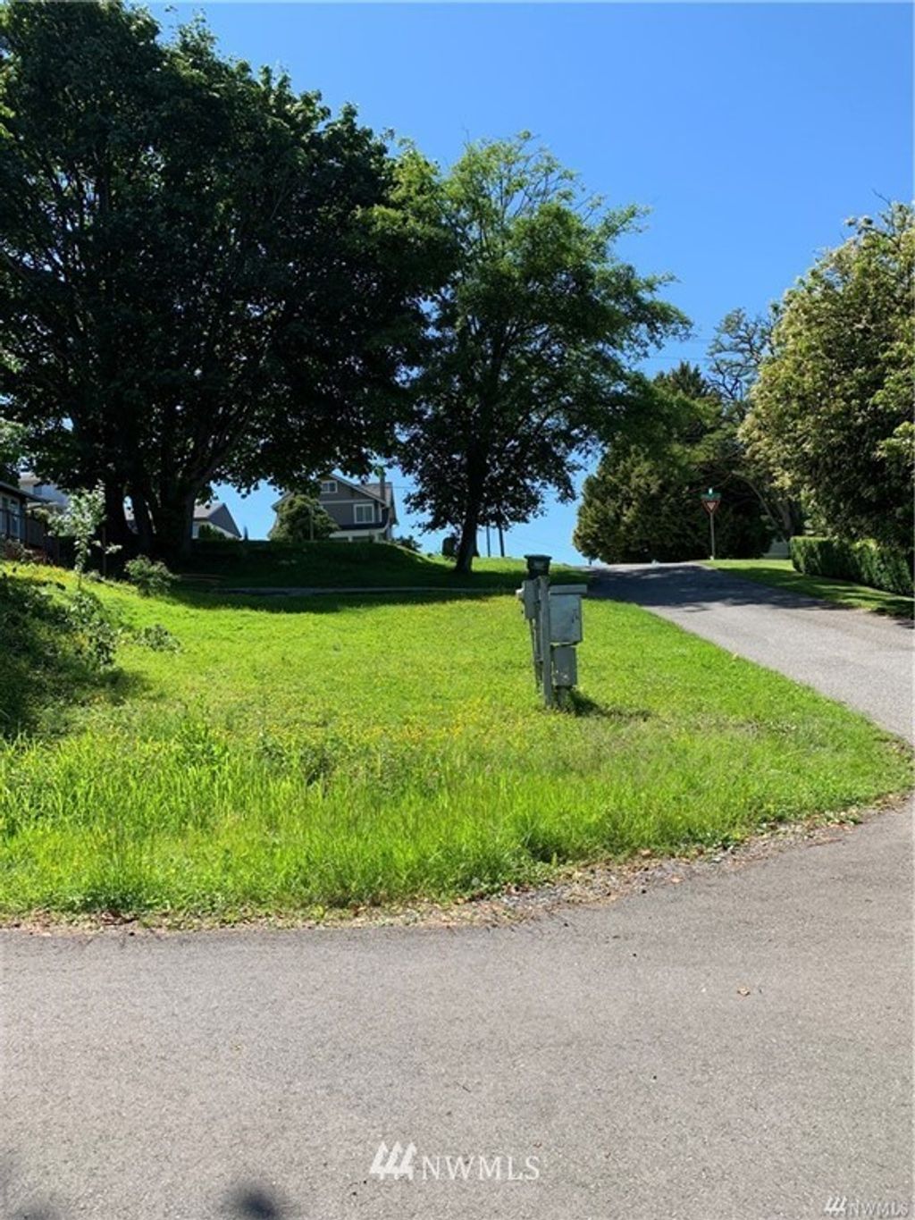 Photo of 3403 Federal Avenue, Everett, WA 98201 (MLS # 1829163)