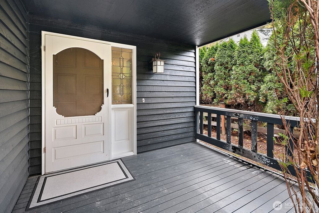 Photo of 10113 NE 144th Court, Kirkland, WA 98034 (MLS # 2449029)