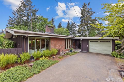 Photo of 518 N 175th Street, Shoreline, WA 98133 (MLS # 2522010)