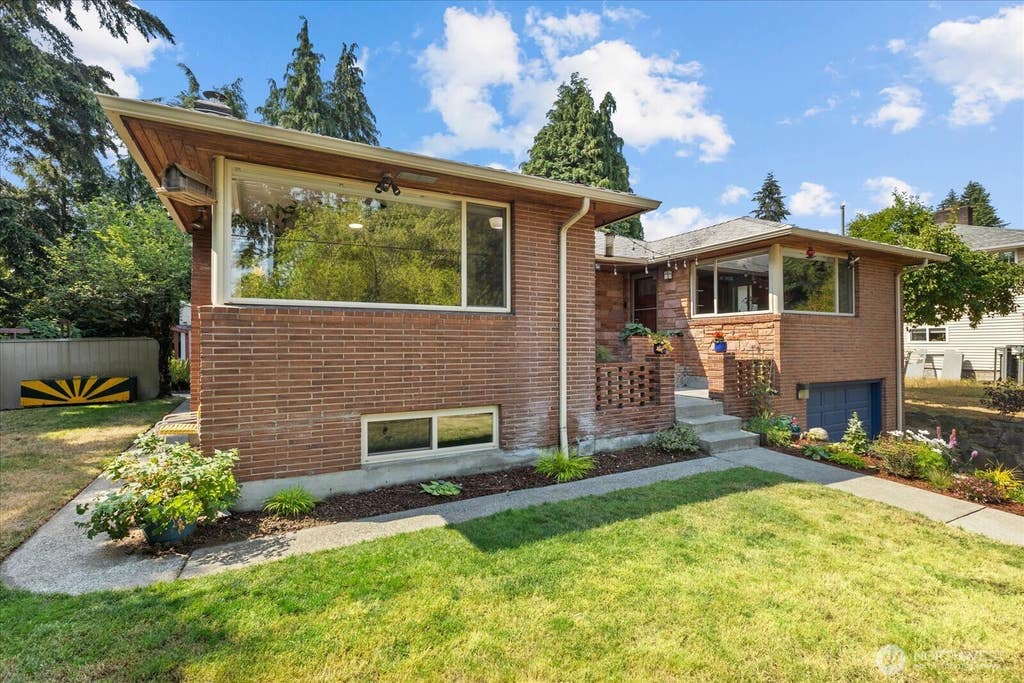 Photo of 311 S 104th Street, Seattle, WA 98168 (MLS # 2558521)