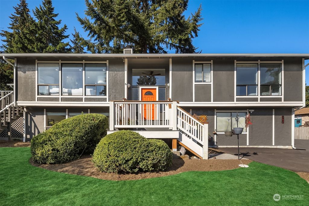 Photo of 17839 Ashworth Avenue N, Shoreline, WA 98133 (MLS # 2007513)
