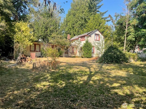 Photo of 12346 38th Avenue NE, Seattle, WA 98125 (MLS # 2573979)