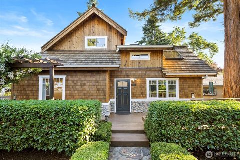 Photo of 639 12th Avenue, Kirkland, WA 98033 (MLS # 2440304)
