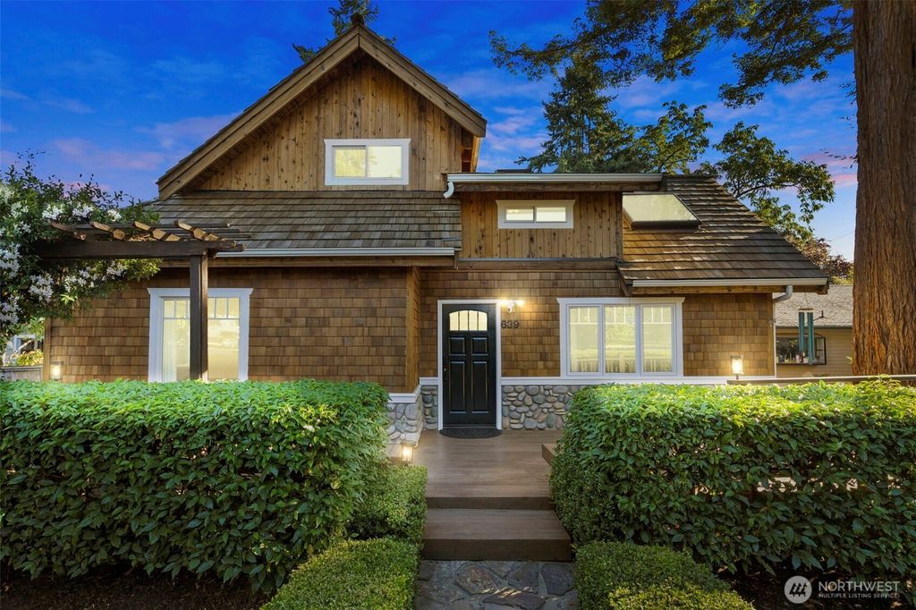 Photo of 639 12th Avenue, Kirkland, WA 98033 (MLS # 2440304)