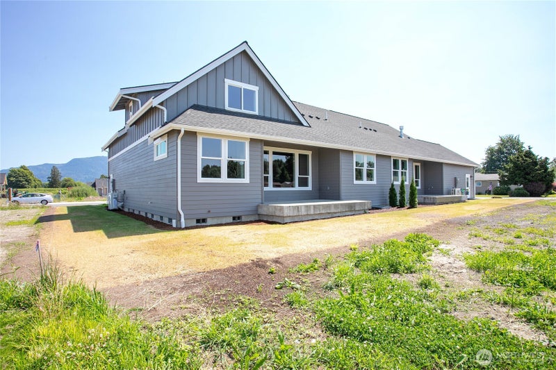 400 W 3rd Street B