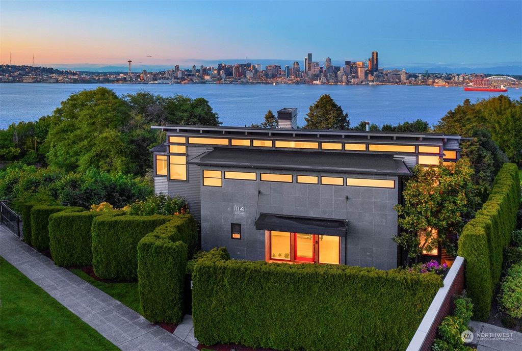 Photo of 1114 Sunset Avenue SW, Seattle, WA 98116 (MLS # 2248341)