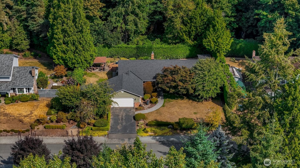 Photo of 24124 NE 6th Place, Sammamish, WA 98074 (MLS # 2576383)