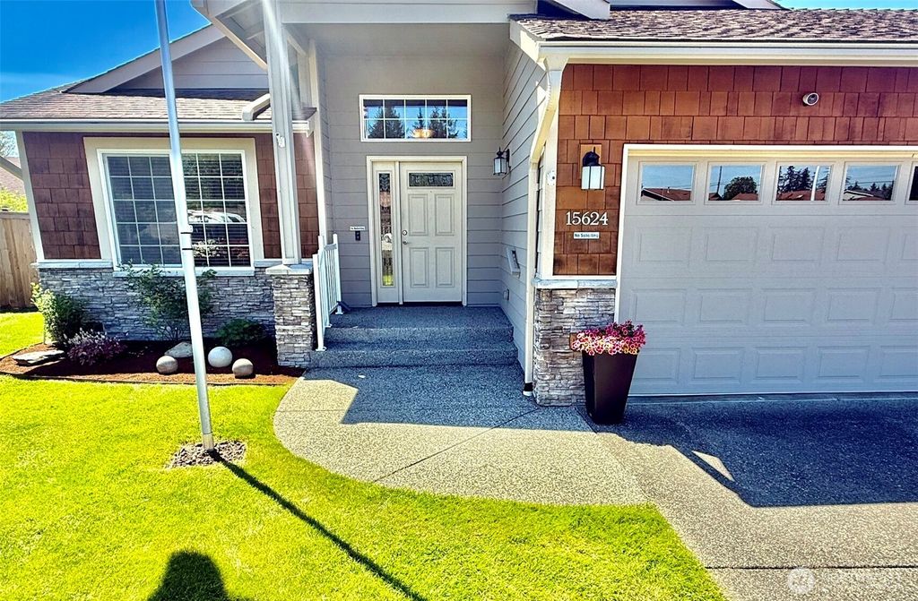 Photo of 15624 42nd Drive SE, Bothell, WA 98012 (MLS # 2504057)