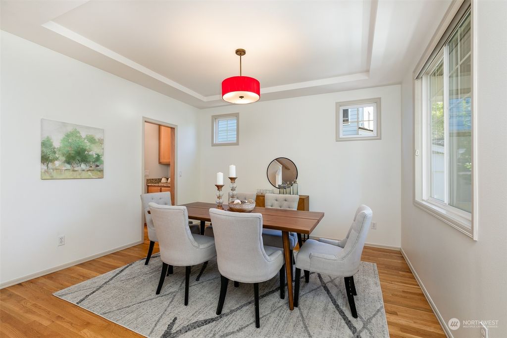 Photo of 20528 NE 31st Street, Sammamish, WA 98074 (MLS # 2140791)