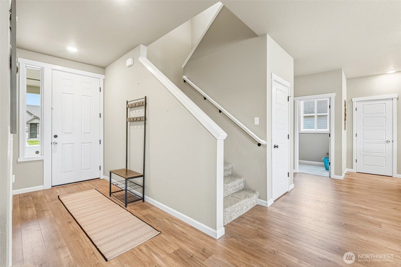 707 I St NE