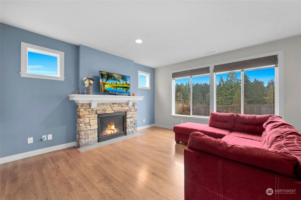 Photo of 1724 211th Avenue SE, Sammamish, WA 98075 (MLS # 2174720)