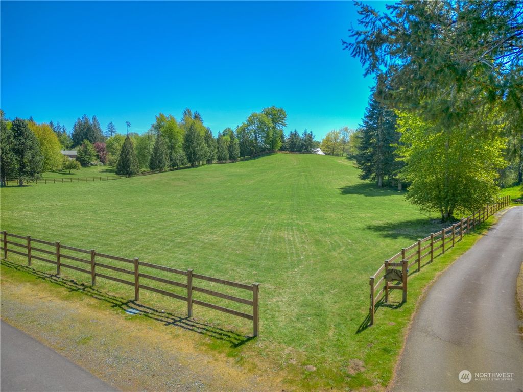 Photo of 284 xx SE 204th Street, Maple Valley, WA 98038 (MLS # 2235919)