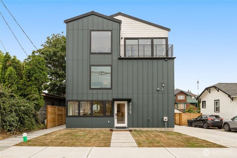 Photo of 9215 12th Avenue NE, Seattle, WA 98115 (MLS # 2557677)