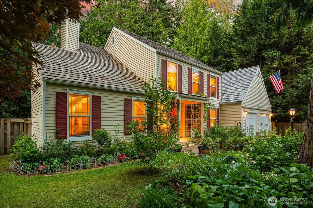 Photo of 21842 NE 30th Place, Sammamish, WA 98074 (MLS # 2374606)