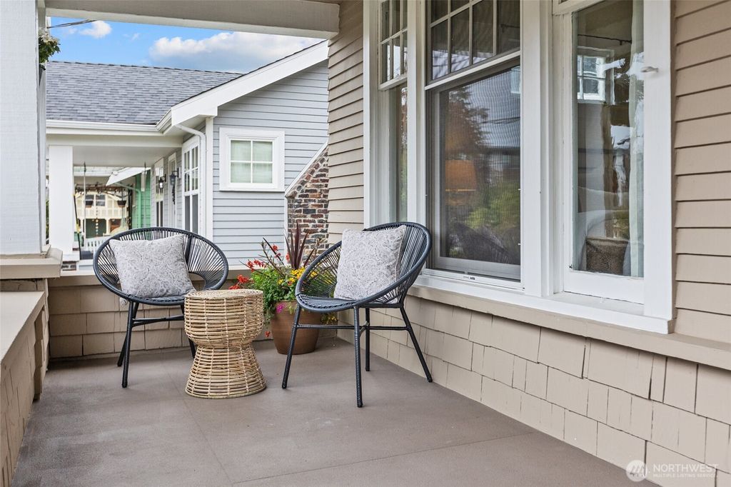 Photo of 715 N 48th Street, Seattle, WA 98103 (MLS # 2510335)