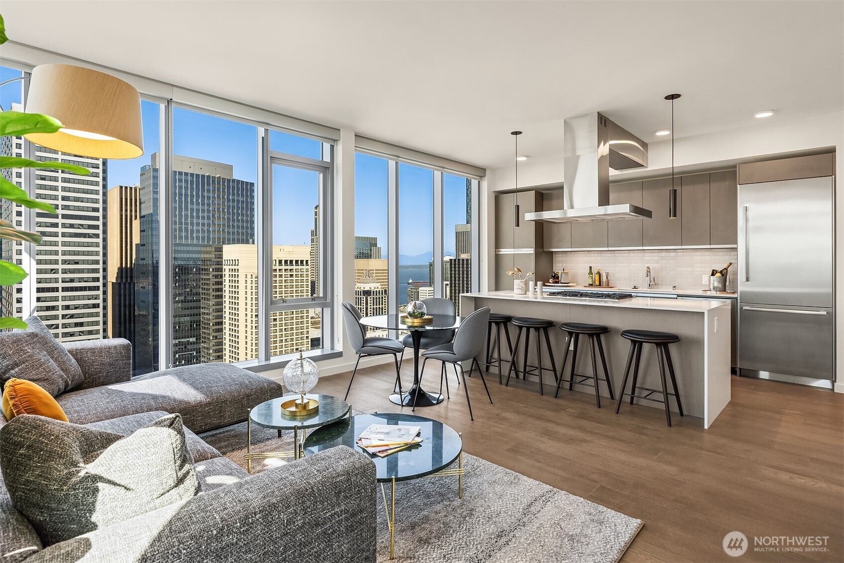 800 Columbia Street 2808