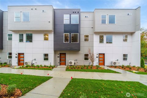 Photo of 11539 17th Place SW, Burien, WA 98146 (MLS # 2503704)