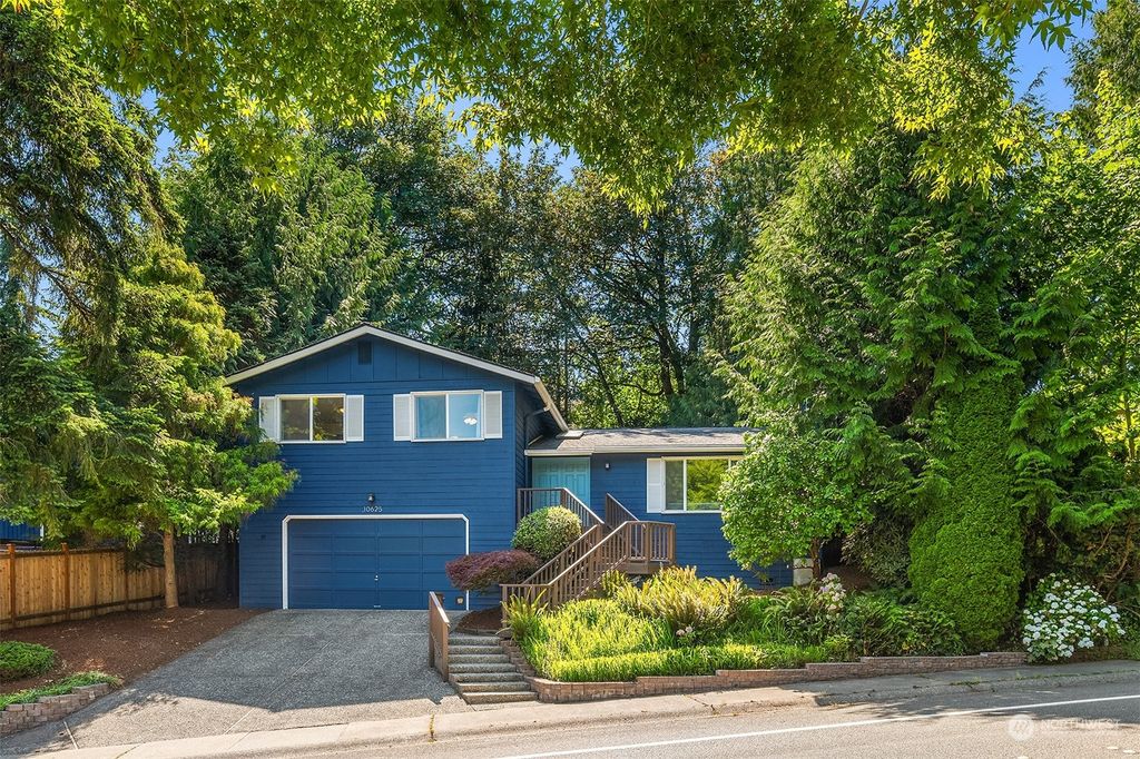 Photo of 10625 184th Avenue NE, Redmond, WA 98052 (MLS # 2263740)