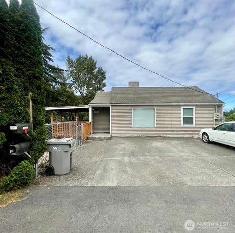 Photo of 13829 51st ave Avenue S, Tukwila, WA 98168 (MLS # 2556867)