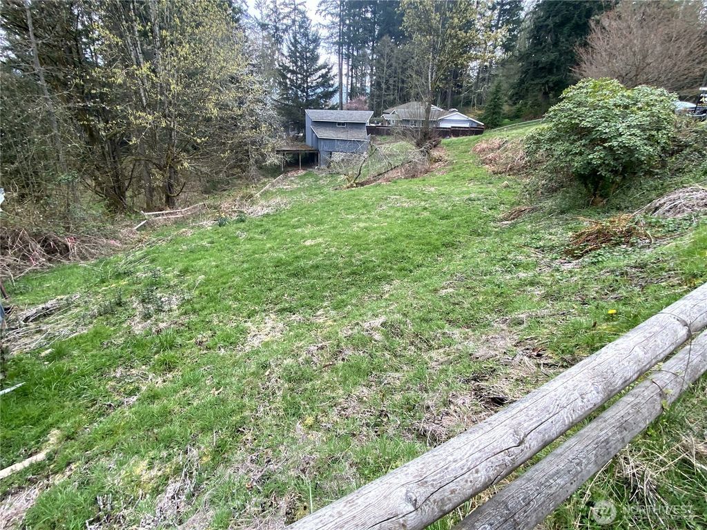 Photo of 17600 SE Cougar Mountain Drive, Issaquah, WA 98027 (MLS # 2470579)
