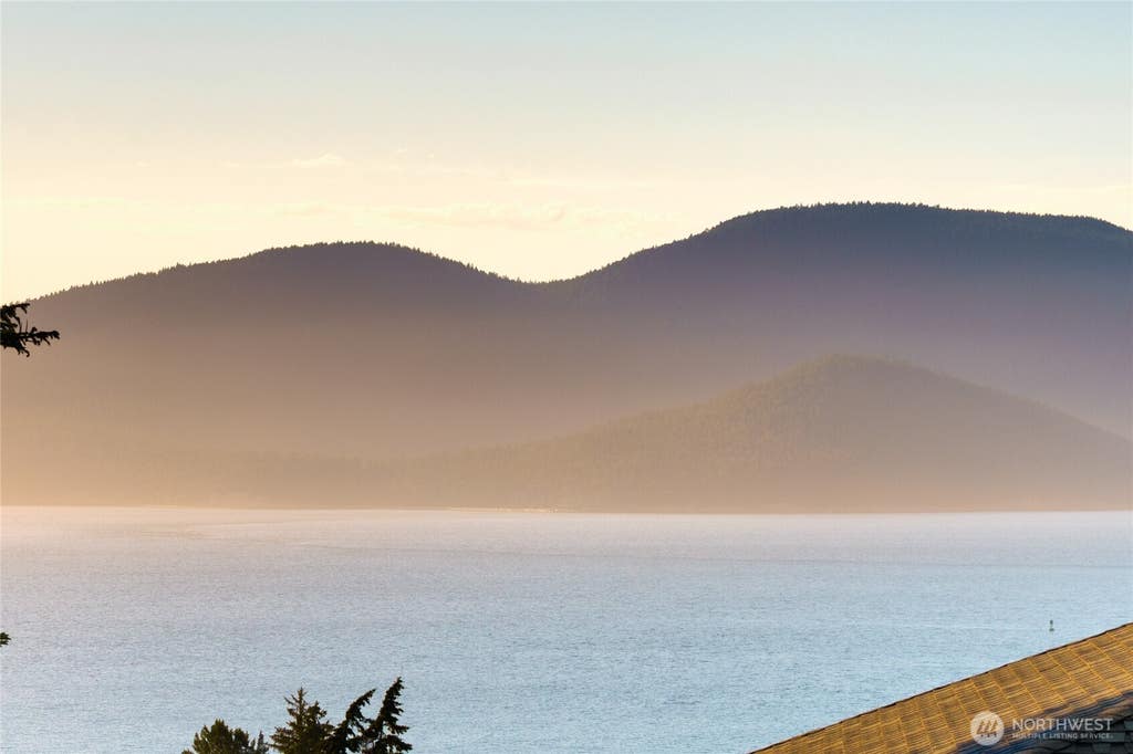 Photo of 1608 Georgia Place, Anacortes, WA 98221 (MLS # 2550125)
