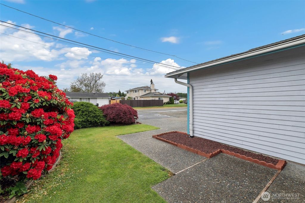 Photo of 24245 14th Avenue S, Des Moines, WA 98198 (MLS # 2374426)