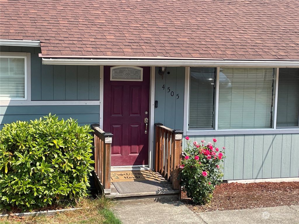 Photo of 4505 S 4th Avenue, Everett, WA 98203 (MLS # 2156381)