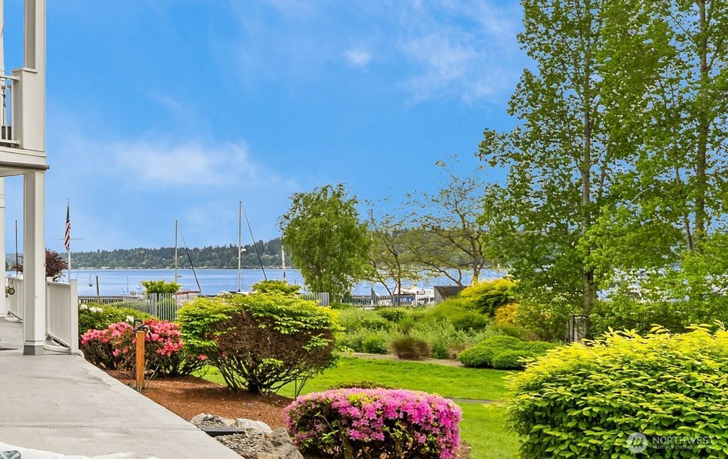 Photo of 6125 NE 175th Street #N101, Kenmore, WA 98028 (MLS # 2372890)