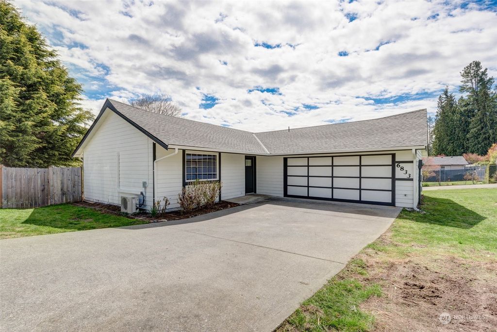 Photo of 6833 Beverly Boulevard, Everett, WA 98203 (MLS # 2061620)