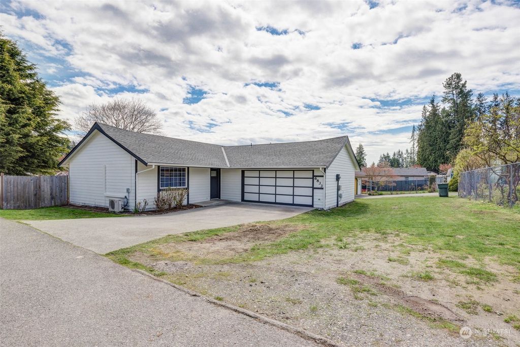 Photo of 6833 Beverly Boulevard, Everett, WA 98203 (MLS # 2061620)
