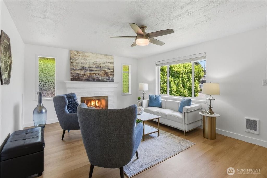Photo of 11515 26th Avenue SW, Seattle, WA 98146 (MLS # 2542994)