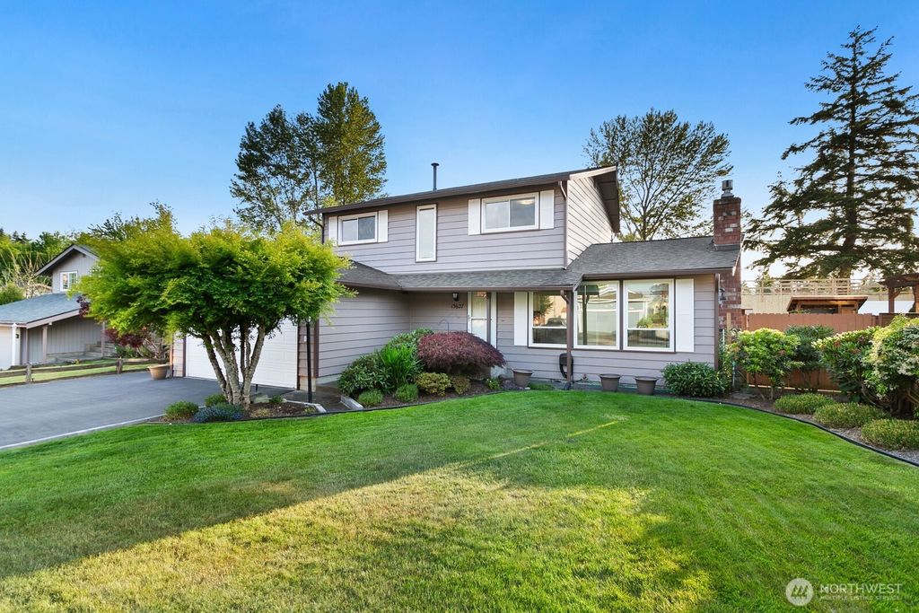 Photo of 13627 6th Place S, Burien, WA 98168 (MLS # 2377511)