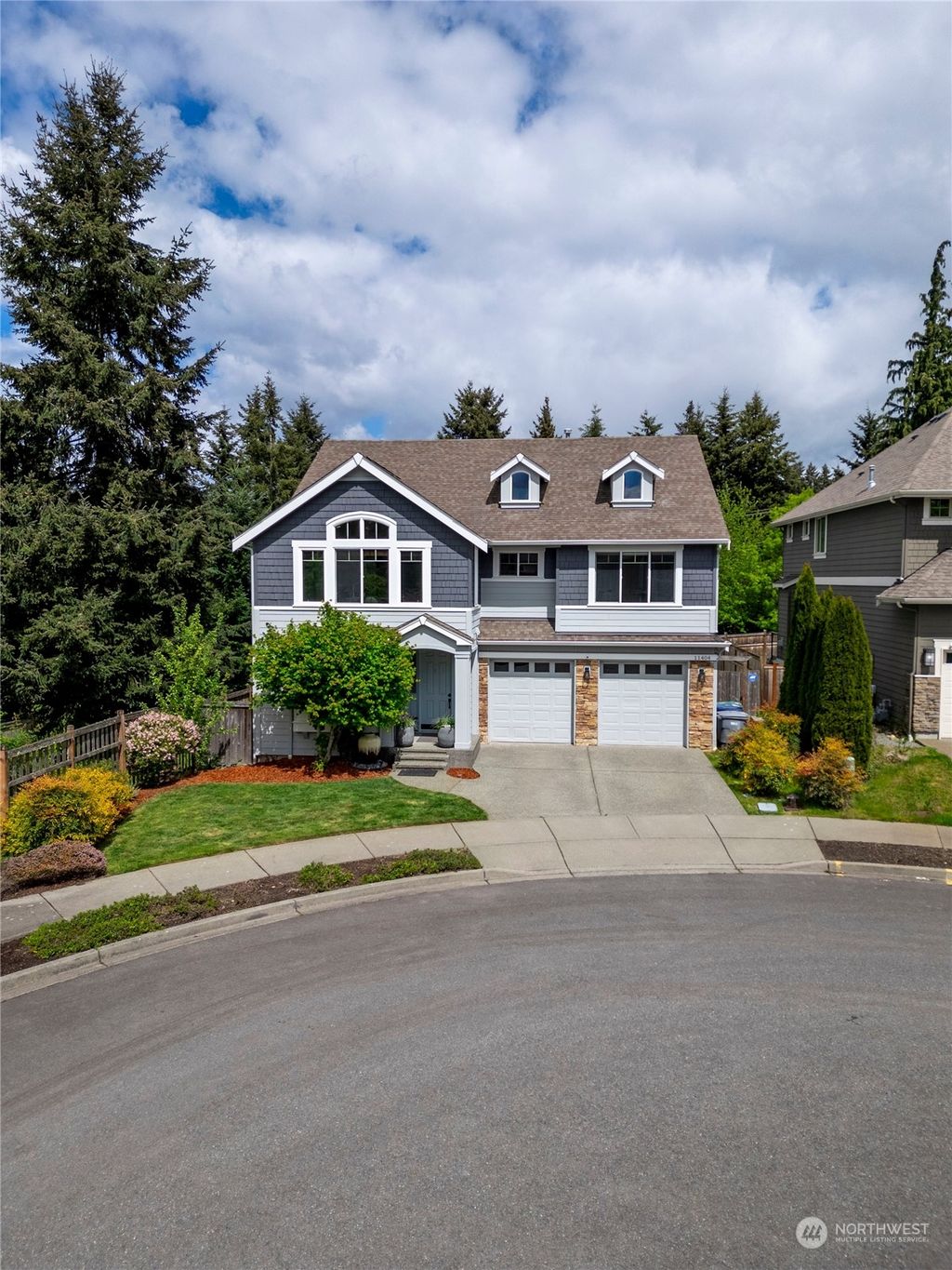 Photo of 11404 SE 69th Place, Newcastle, WA 98056 (MLS # 2228272)
