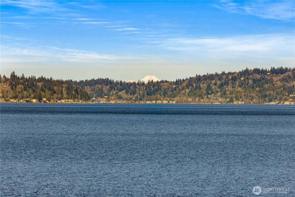 Photo of 18166 41st Place SE, Issaquah, WA 98027 (MLS # 2581455)