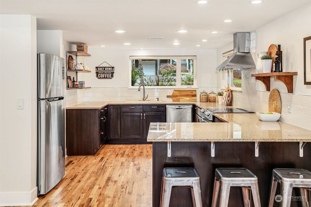 Photo of 4039 NE 57th Street, Seattle, WA 98105 (MLS # 2025312)