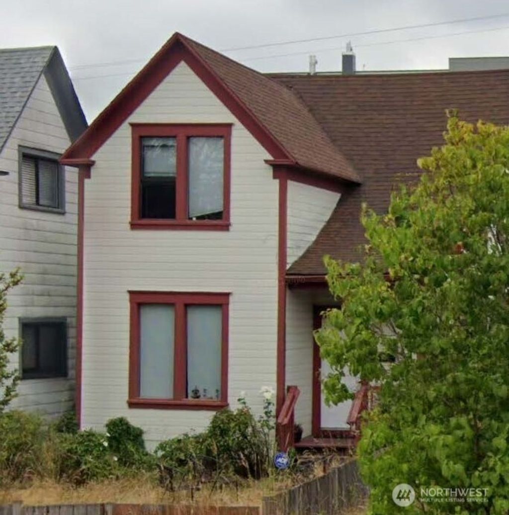 Photo of 2911 Nassau Street, Everett, WA 98201 (MLS # 2341781)