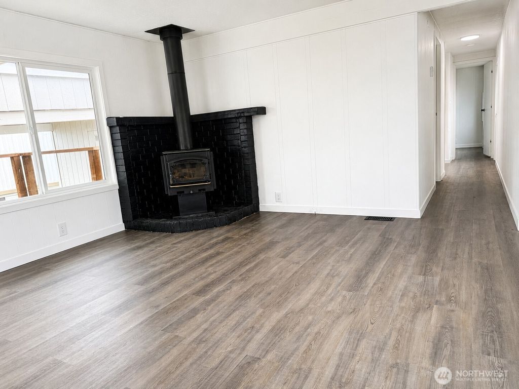 Photo of 2600 E Division Street, Mount Vernon, WA 98274 (MLS # 2529000)