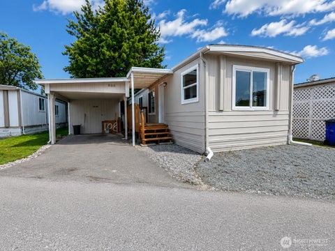 Photo of 2600 E Division Street #108, Mount Vernon, WA 98274 (MLS # 2529000)