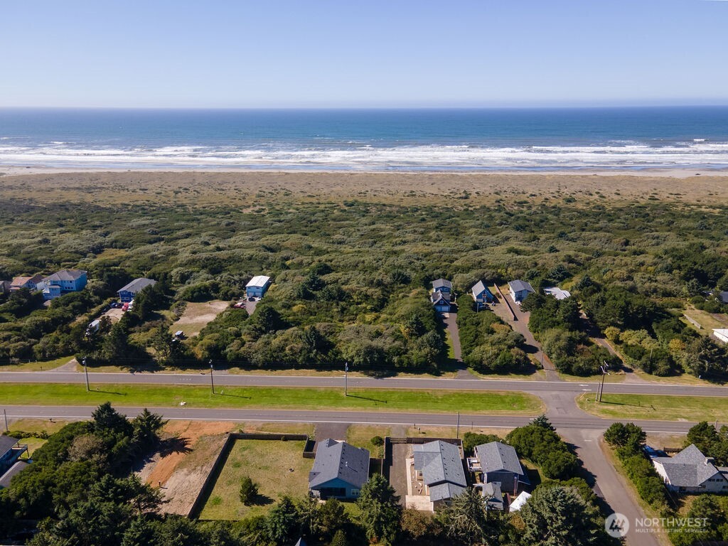 557 Ocean Shores Boulevard NW