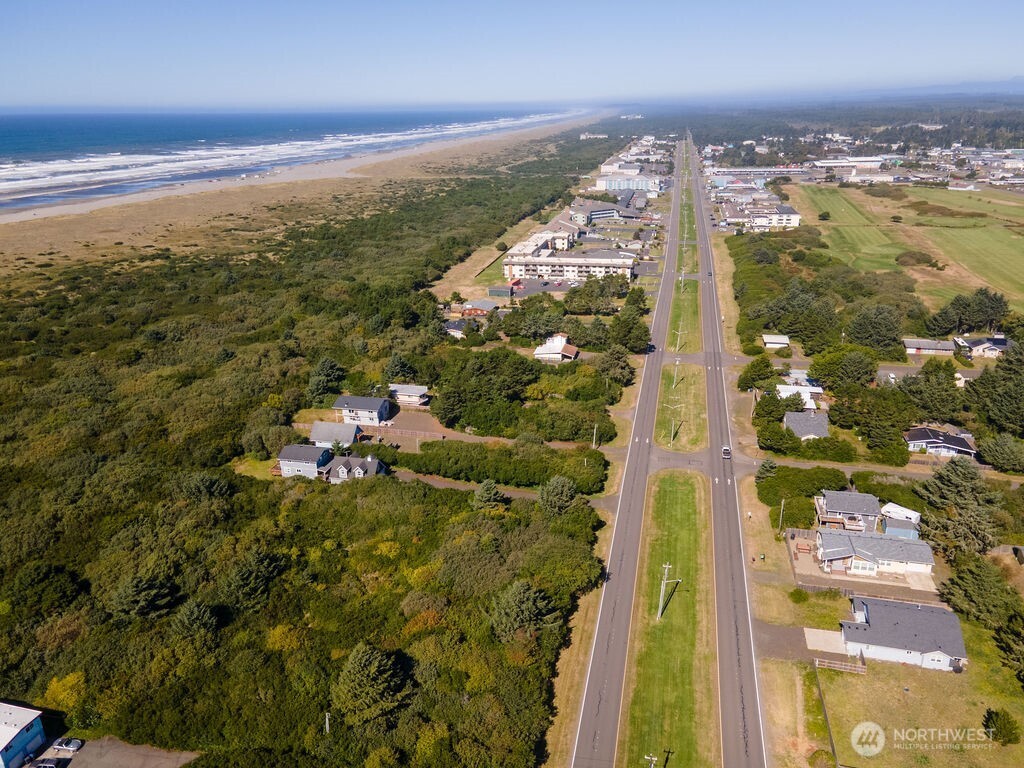 557 Ocean Shores Boulevard NW