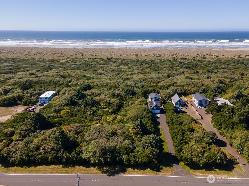 557 Ocean Shores Boulevard NW