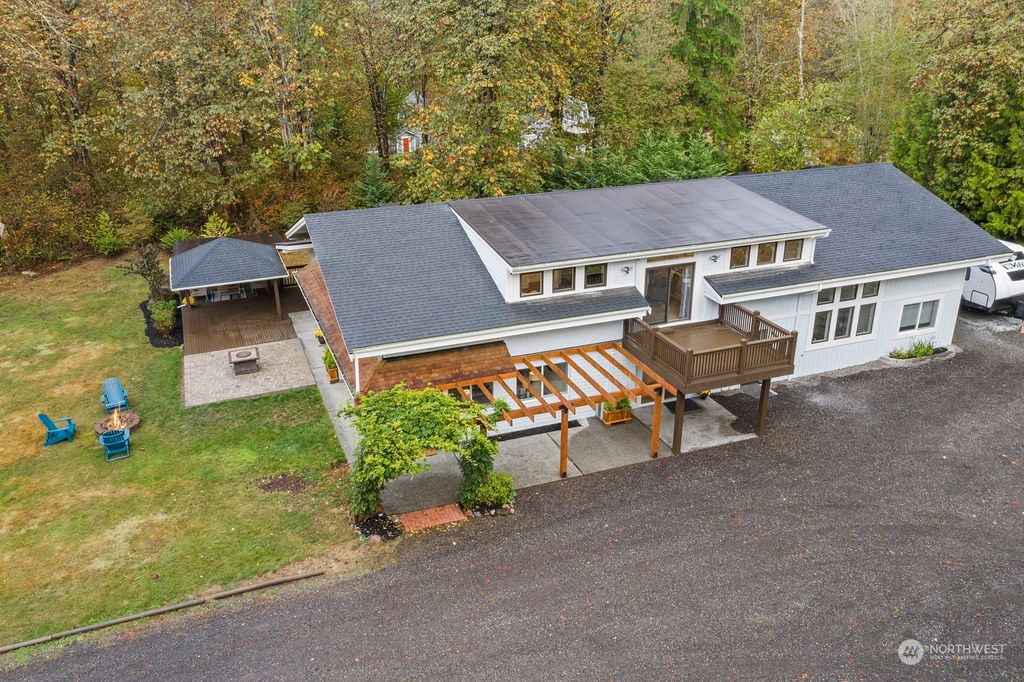 Photo of 838 286th Avenue SE, Fall City, WA 98024 (MLS # 2061186)