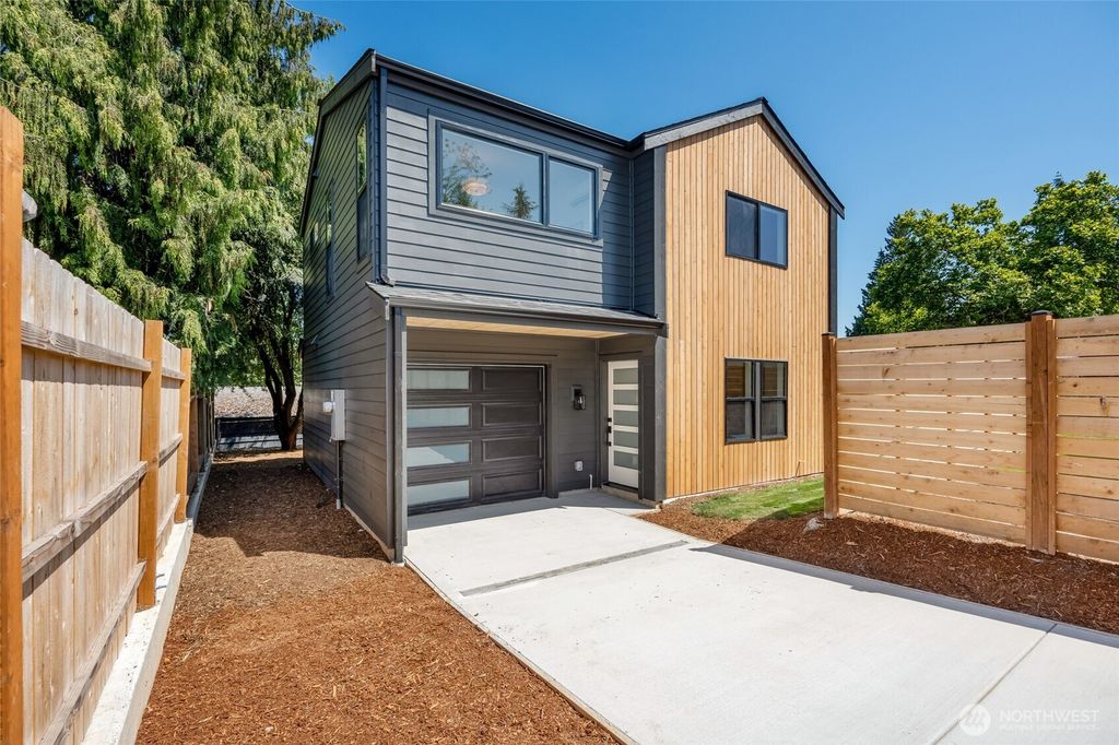 Photo of 12850 Occidental Avenue S, Burien, WA 98168 (MLS # 2391434)