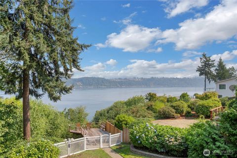 4601 Holly Lane NW Gig Harbor WA 98335
