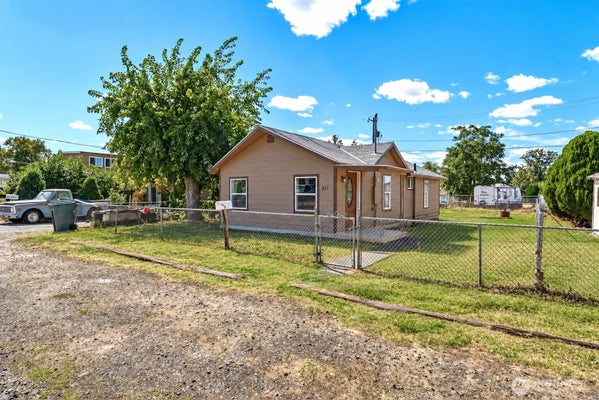 817 PERKINS ST, MILTON FREEWATER, OR 97862 - Image 07c505e6e5de16c76caef6fcdfc143a6/3988586569
