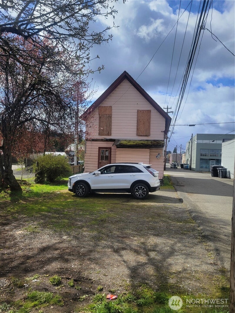 218 S 2nd Street